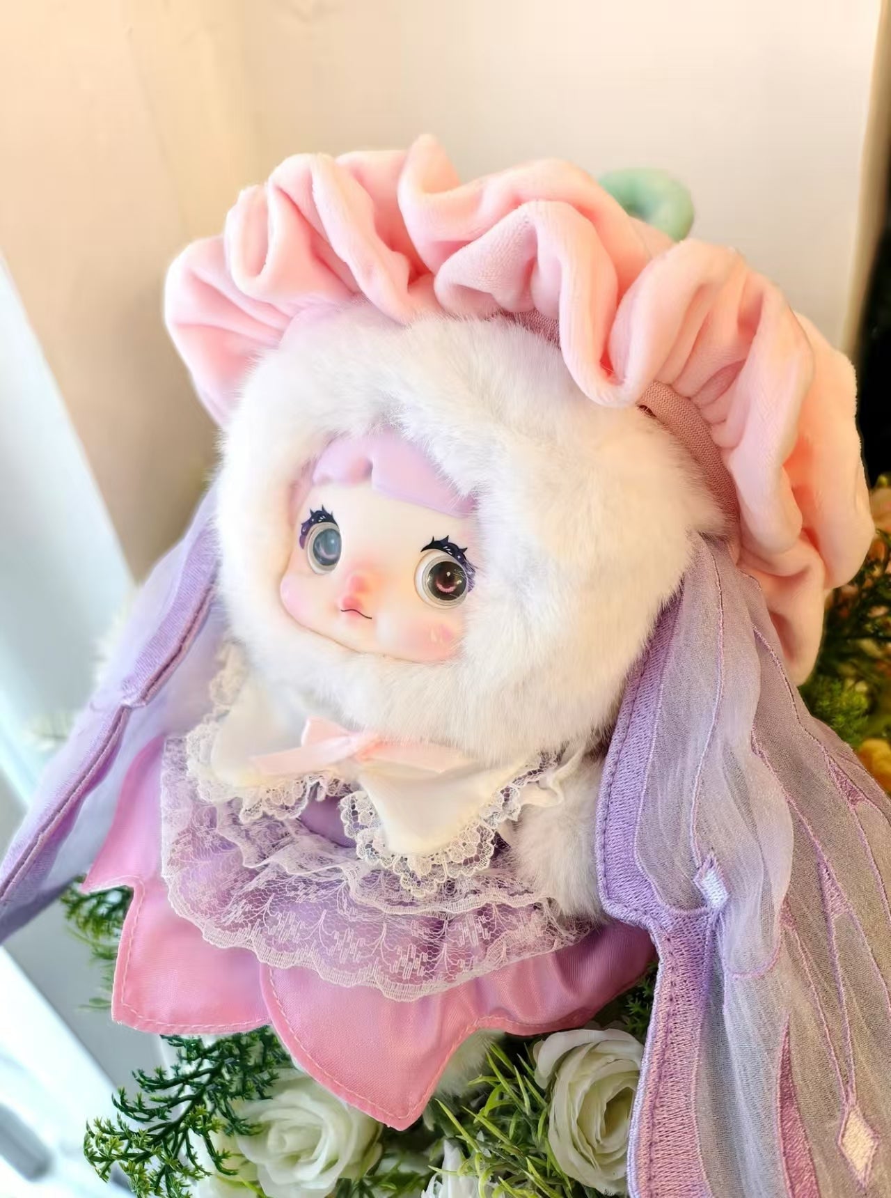 Nommi-Freesia Plush hanging card